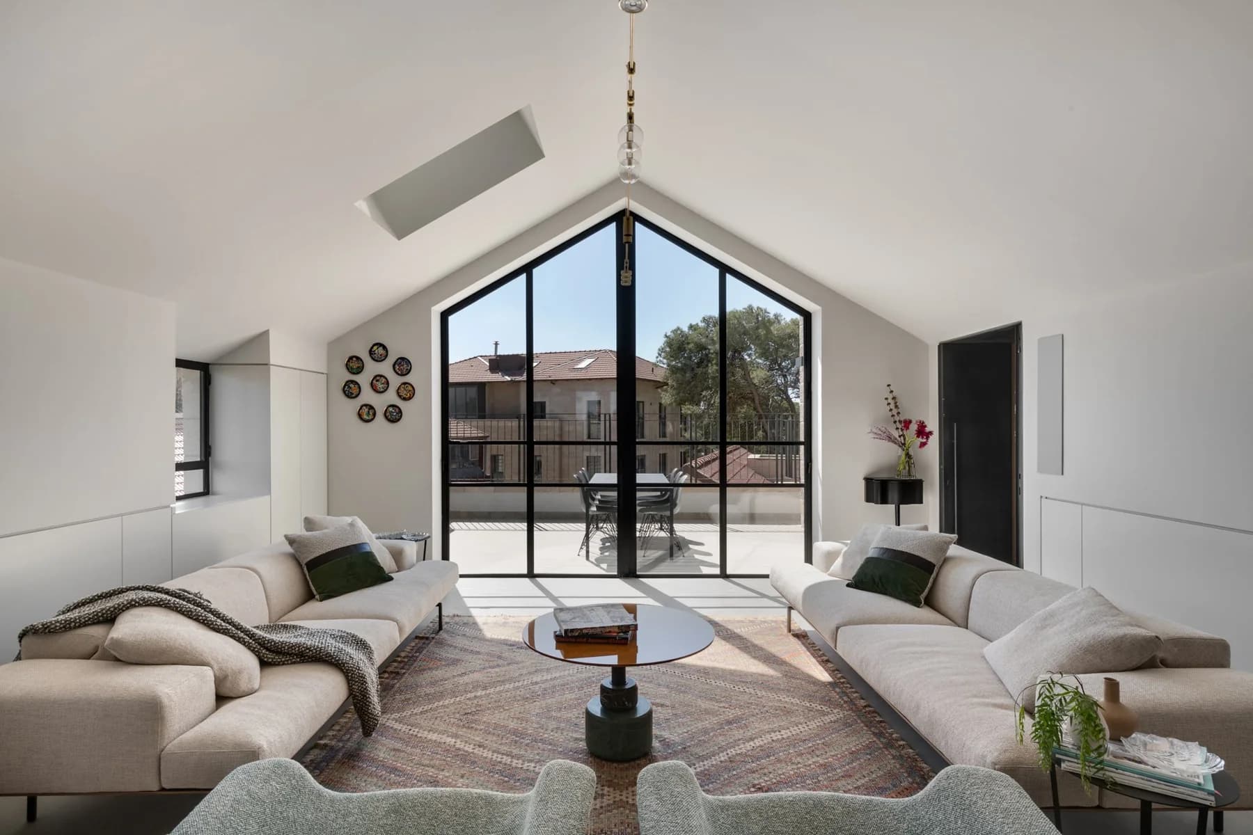 Fixed Windows, Private Residence