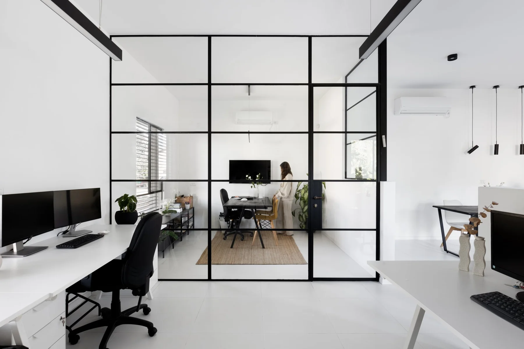 Fixed windows, private residence
